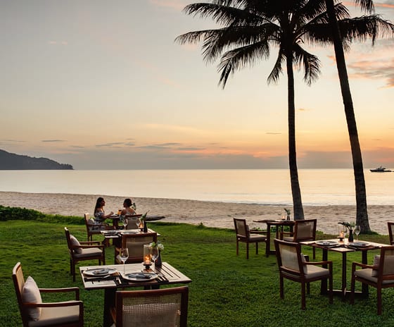 BEACH RESTAURANT DAY TIME